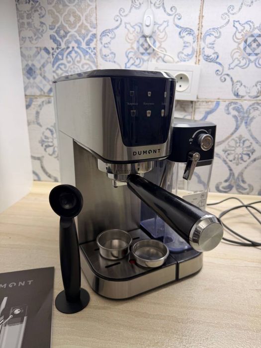 Кофемашинка в отличном состоянии с рожком брали в интернэт магазине в