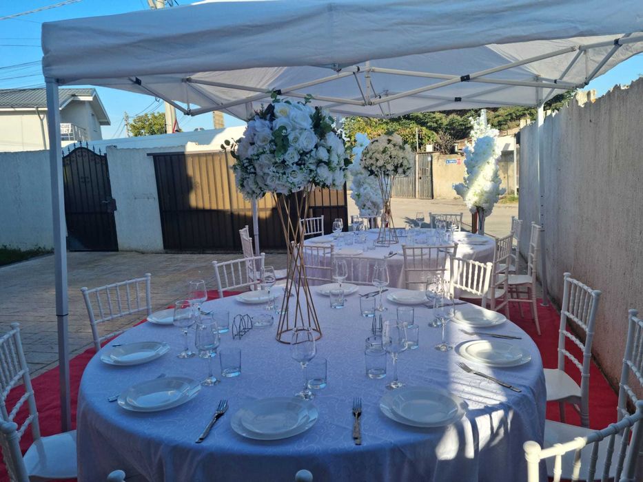 Inchirieri  Mese Rotunde, Scaune, Covor Roșu, Pavilioane Evenimente