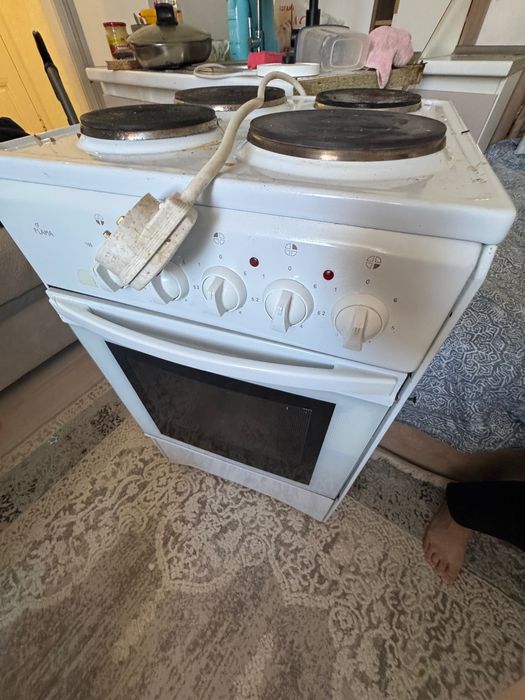 Куханный гарнитур и Плита продам