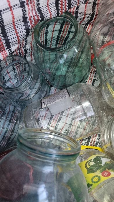 Продам банки 2л, 1л