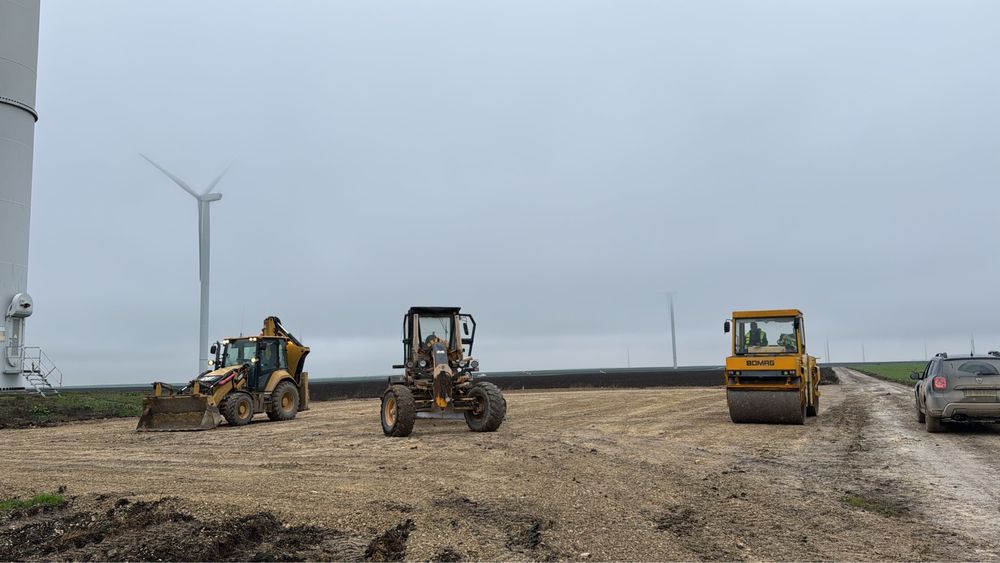 Inchiriez Ultilaje / Executii excavari , demolari , terasamente