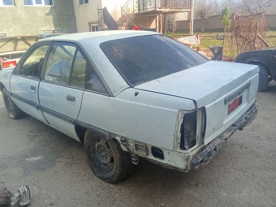 Опел Амега запчас