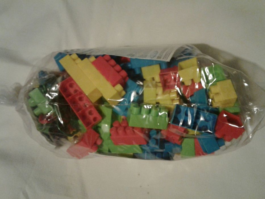Sac 200 piese constructii, tip lego, dim. MEDII, nou