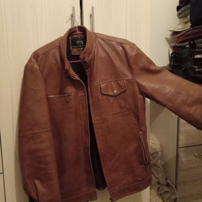 Продам кожаную куртку