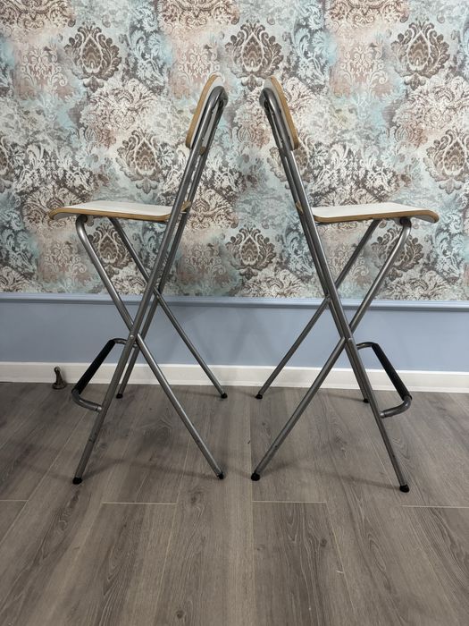 Продам стулья барные