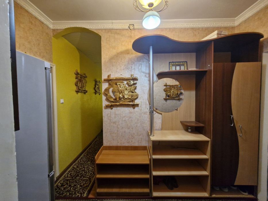 Продаётся 3-х комнатная квартира с обстановкой!