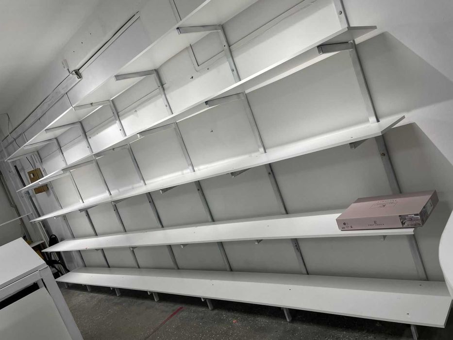 Ресепш, полки, полки