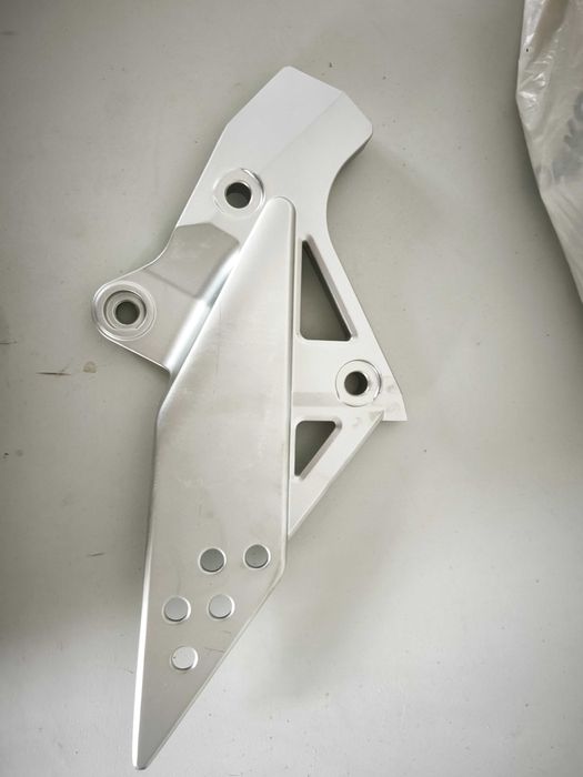 Основа лява за Kawasaki Z 750 S