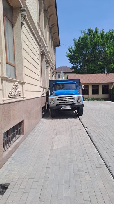 Вывоз мусор зил.