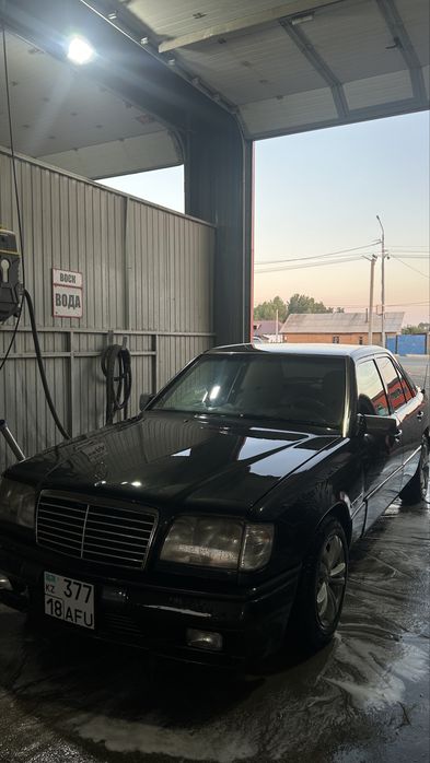 Мерседес е 200 хорошем состояние