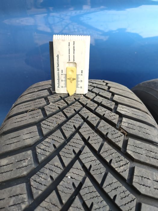 Зимни гуми 225/50/17 Yokohama BluEarth V906 DOT  3224