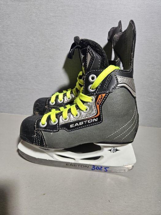 Patine 3025 hochei hockey Easton EQ 2   marime  33  ( 21,5   cm lungime interioara).