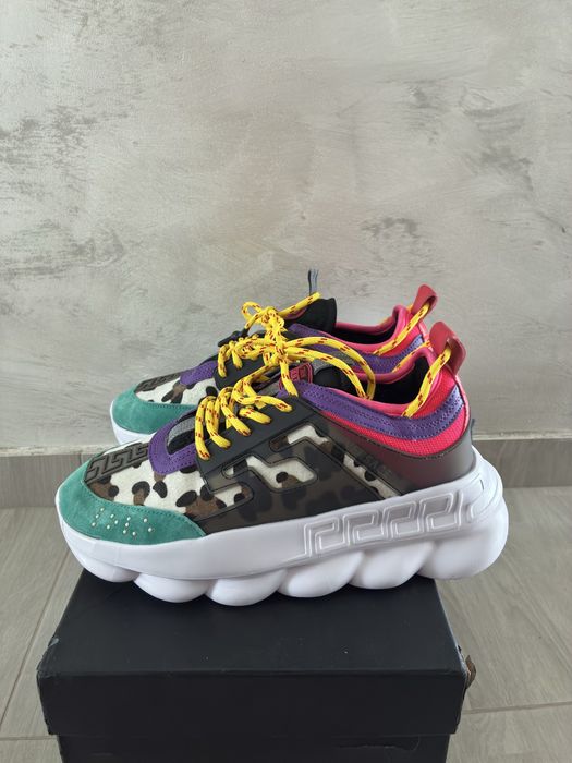 Versace chain reaction