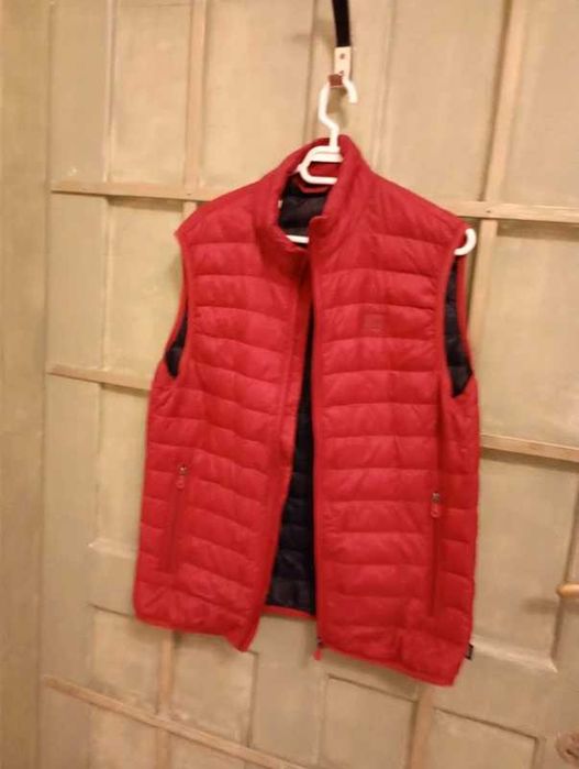 Vestă Armani Jeans Originală cu puf natural (Real Down) roșie, mărimea 52 / L