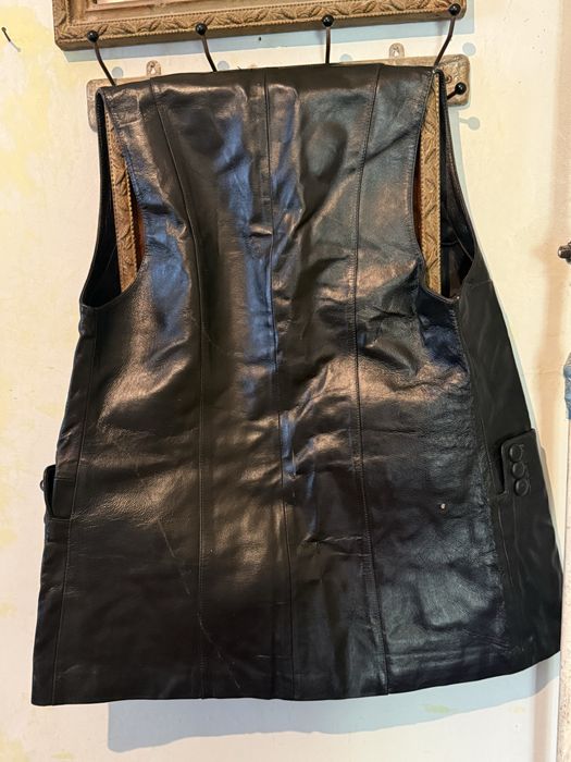 Кожаная безрукавка новая