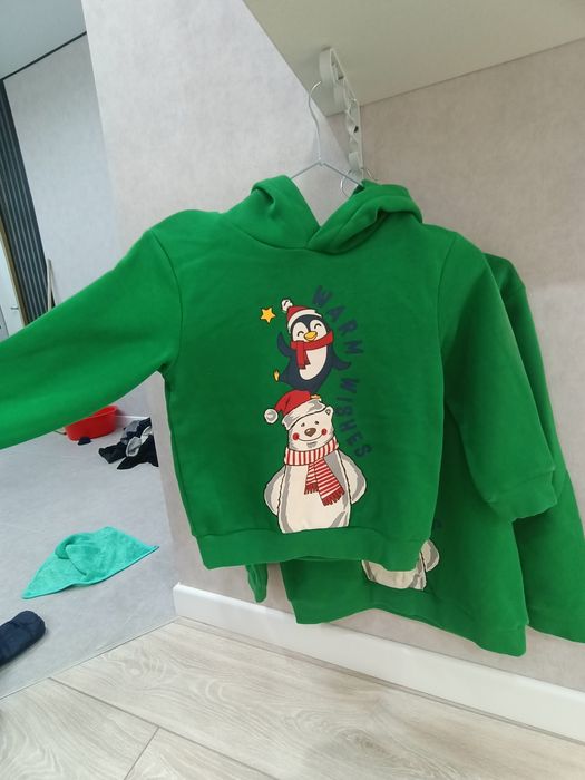 Продам одинаковые худи