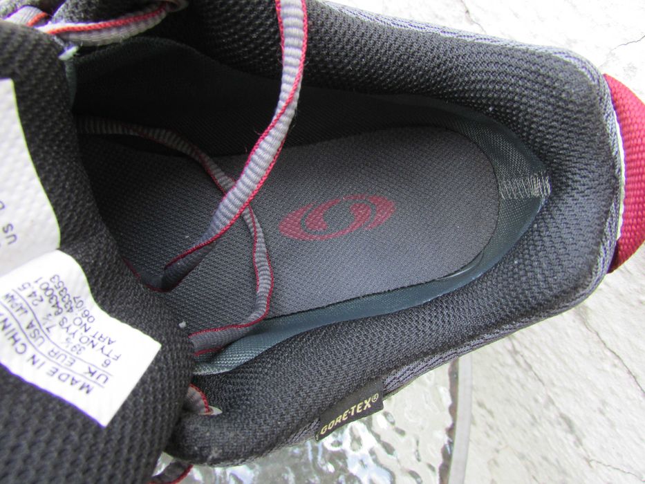 Дамски туристически обувки Salomon Contagrip