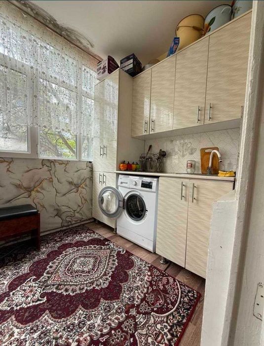3 х комнатная на 2 м этаже  в 5 этажном доме 77 серия