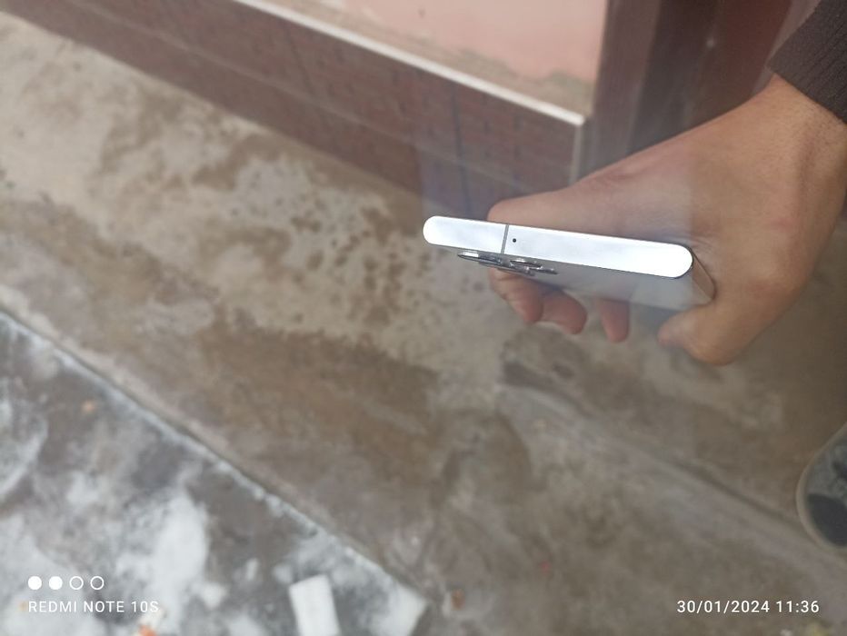 Samsung Galaxy S22 ultra sotiladi