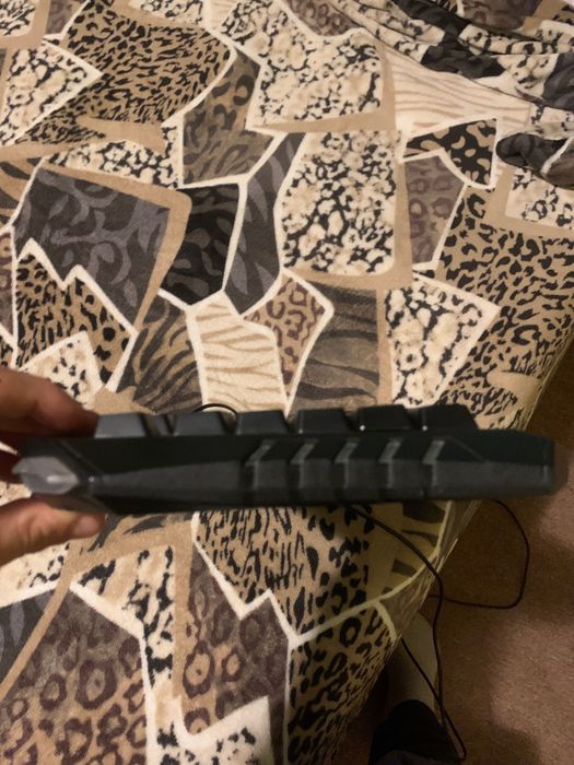 Vând tastatură rgb