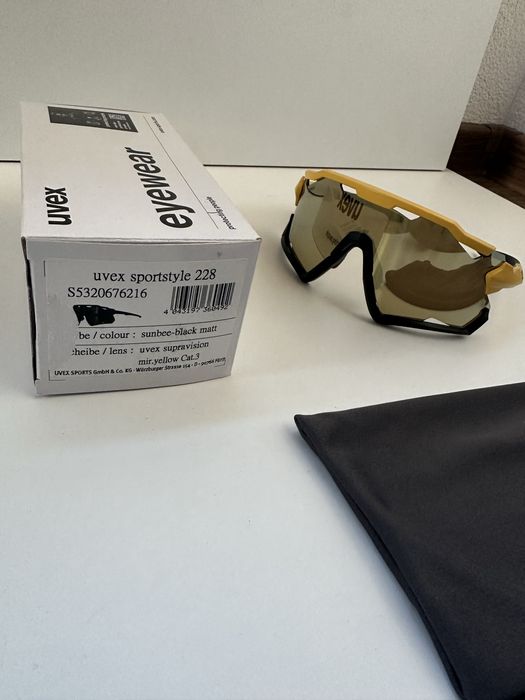 UVEX Sportstyle 228