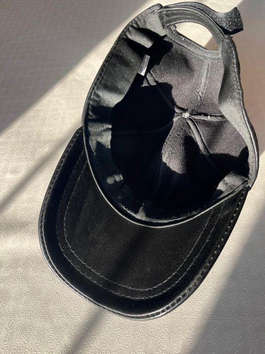 Продам кепку кожа