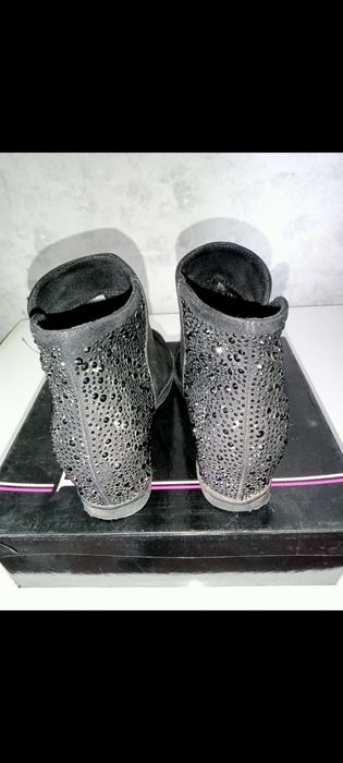 Ботинки замшевые женские