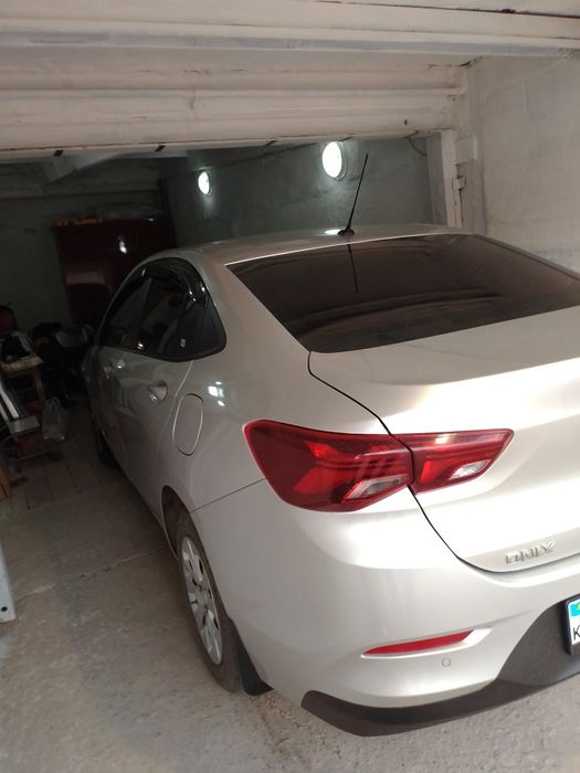 Продается Шевроле Оникс.