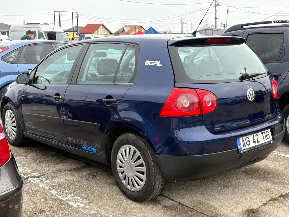 Vând Volkswagen Golf 5