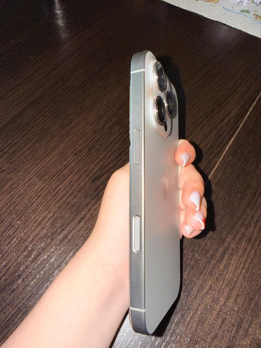 Iphone 16 pro  si iphone 13