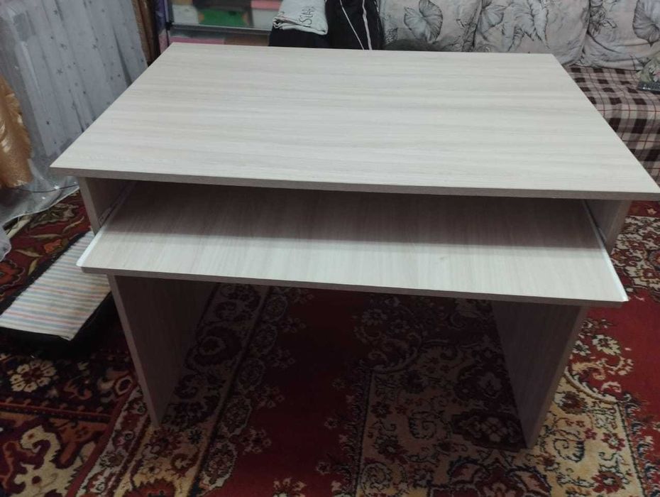 стол компьютерный