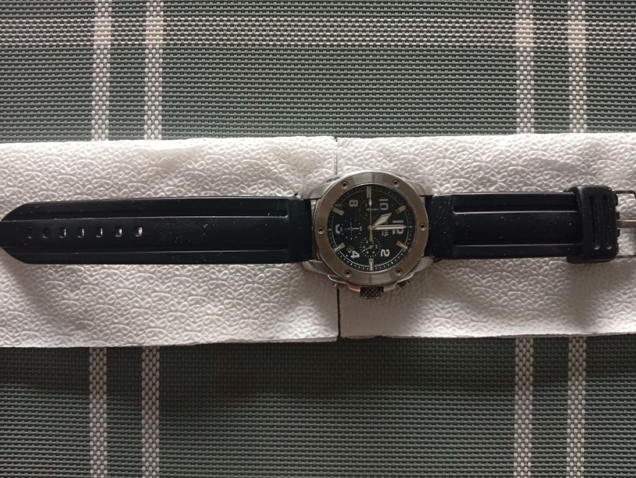 2 броя часовници. Мъжки