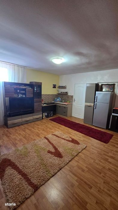Apartament la casa de inchiriat – 2 camere, zona semicentrala