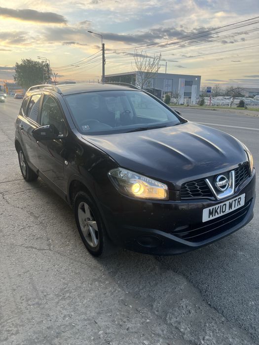 Nissan Qashqai +2 2010