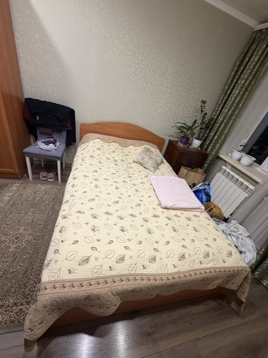 Кровать с матрасом