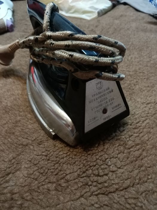 Электрический утюг