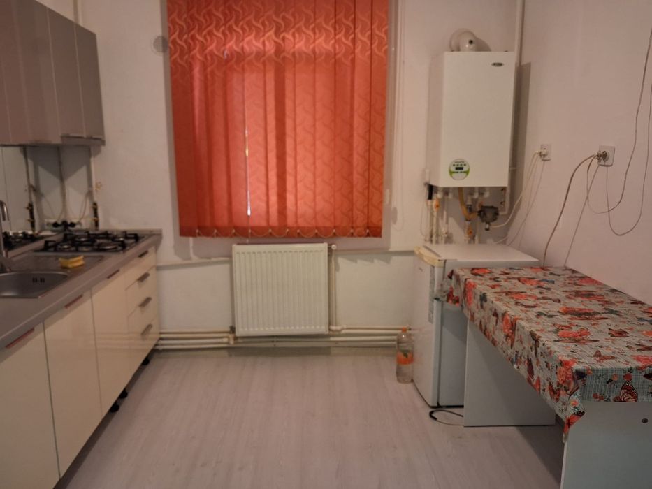 Închiriez apartament doua camere