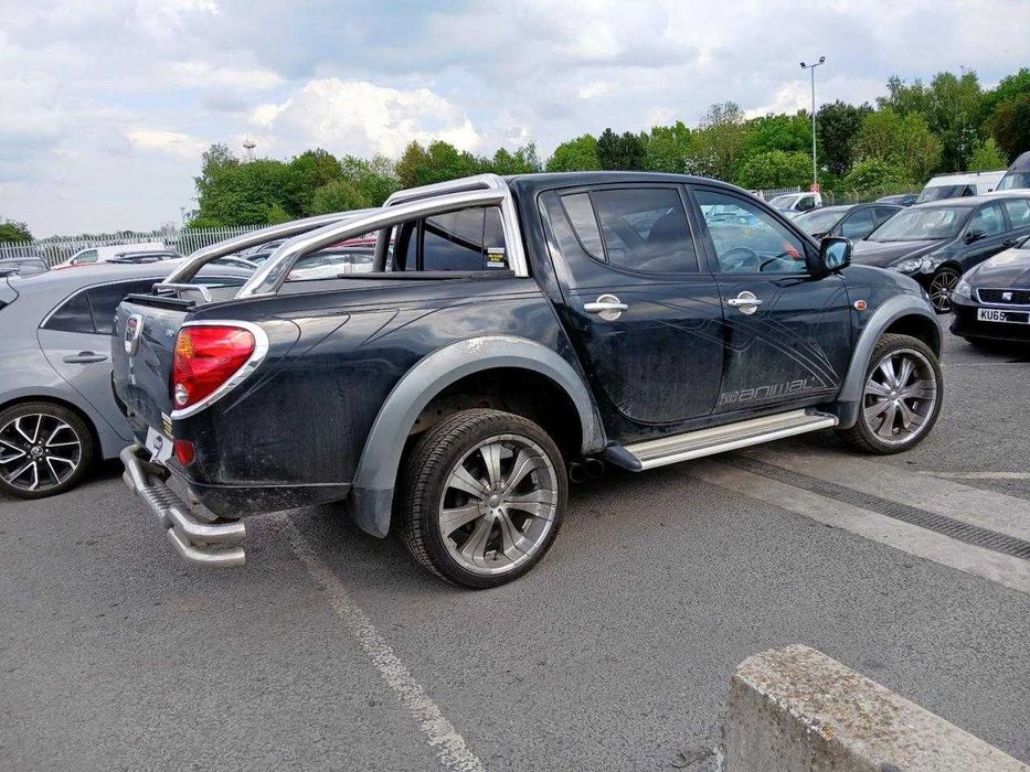 Dezmembrez Mitsubishi L200 2.5 Diesel 2006