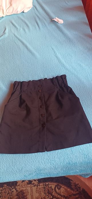Fusta de blugi neagra