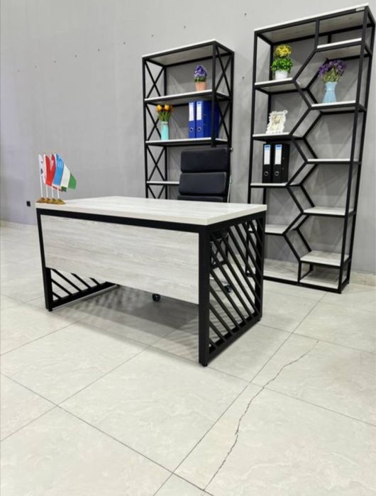 Стол в стиле лофт