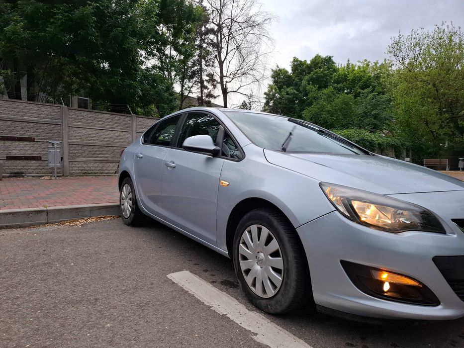 Opel Astra J 1.4 Turbo 140 CP - Primul proprietar - ITP 2028