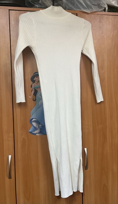 Продам платье белое, вечернее