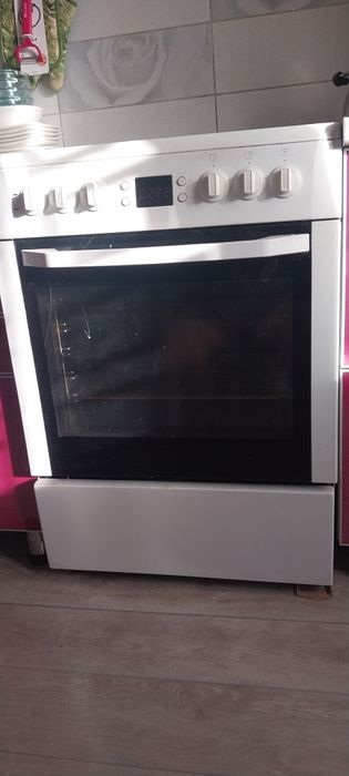 Продам электроплиту
