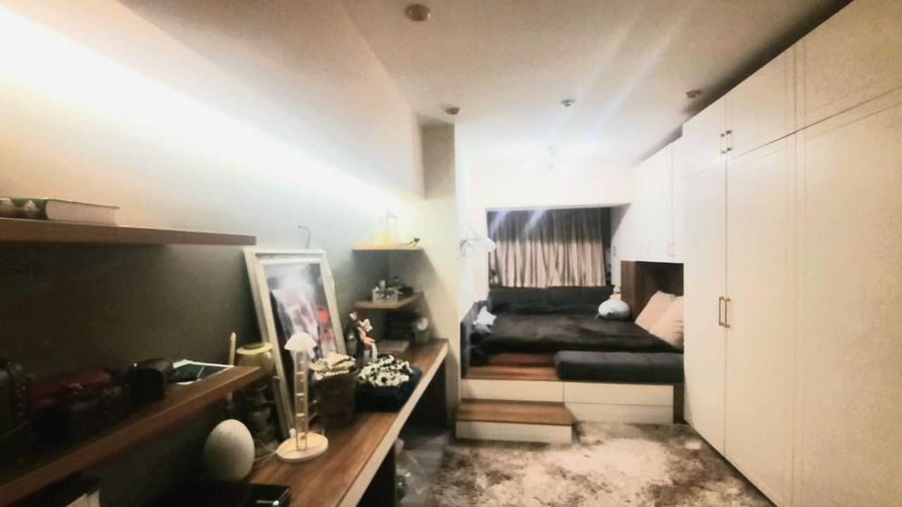 Продается  4\3\9 103 m2  ц-1  в центр города дом кирпичный !!