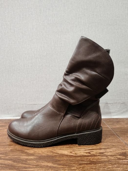 Продаются демисезонные полусапожки.