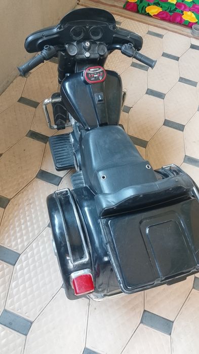 Bolalar skuter sotiladi