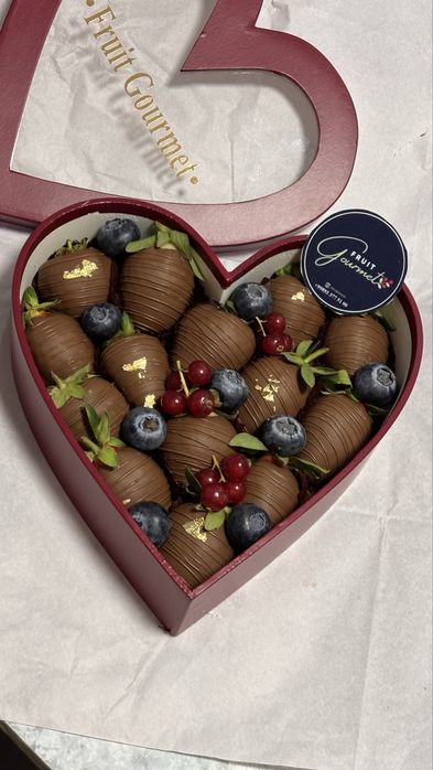 Клубника в шоколаде  Подарки Шоколад Сладости Qulpnay shokolad