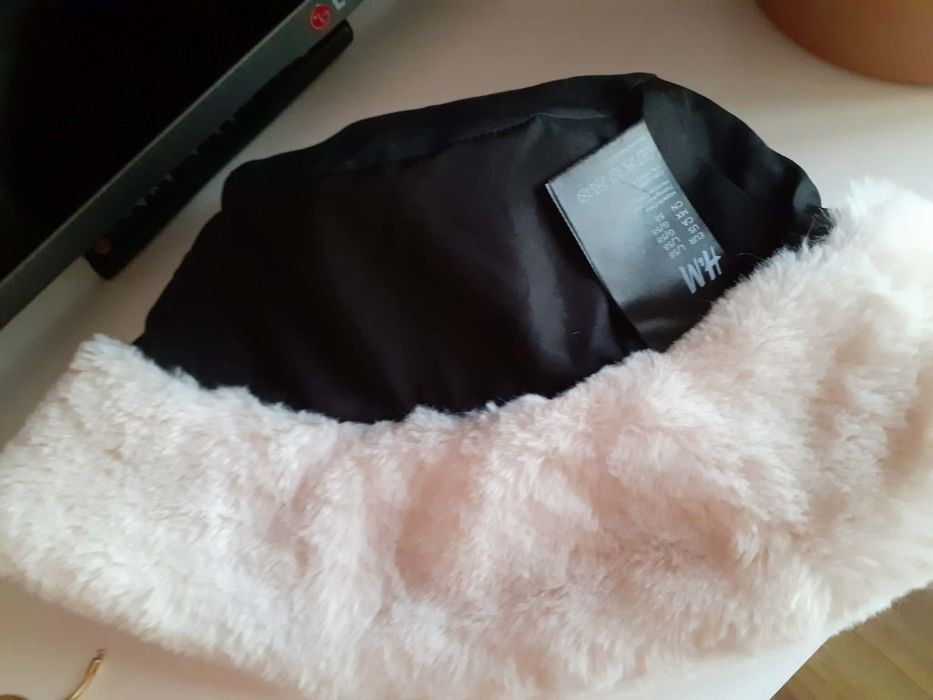 Pălărie tip buchet H&M ,nouă fără etichetă