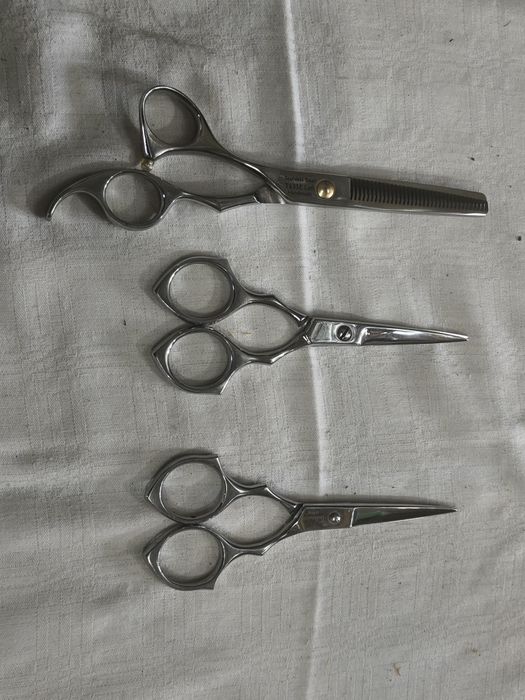 Set / Foarfeci profesionale de coafat/frizat (Olivia Garden Left + Titanium Japan)