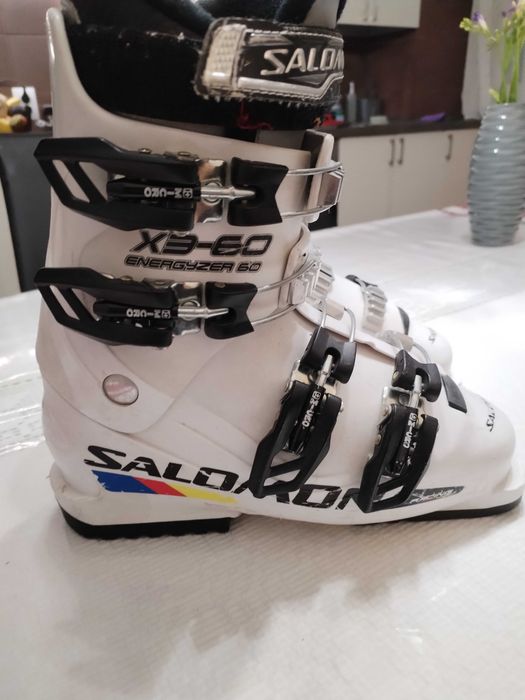 De vânzare clăpari de schi Salomon X3-60 Energyzer.